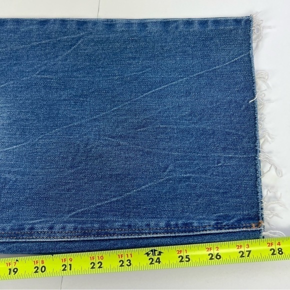 Old Navy Women’s Blue Jeans Sz 26 High Rise Straight Distress 2” Elastic Waist - Picture 13 of 14